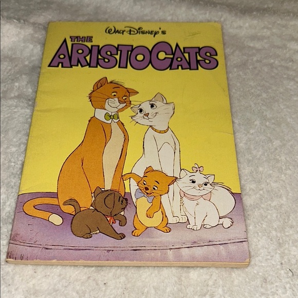 📚BOOK SALE 5 for $20📚 The Aristocats By Victoria Crenson, Paperback, 1986 - Picture 1 of 8
